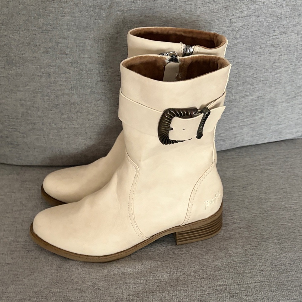 Women's Cream Mid-Calf Buckle Heeled Boots - Picture 3 of 3
